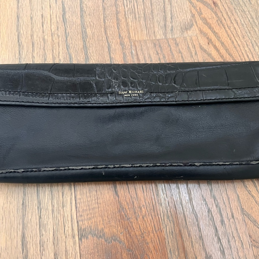 Isaac Mizrahi Men's Black Croc-Embossed Leather Bag - Picture 4 of 6